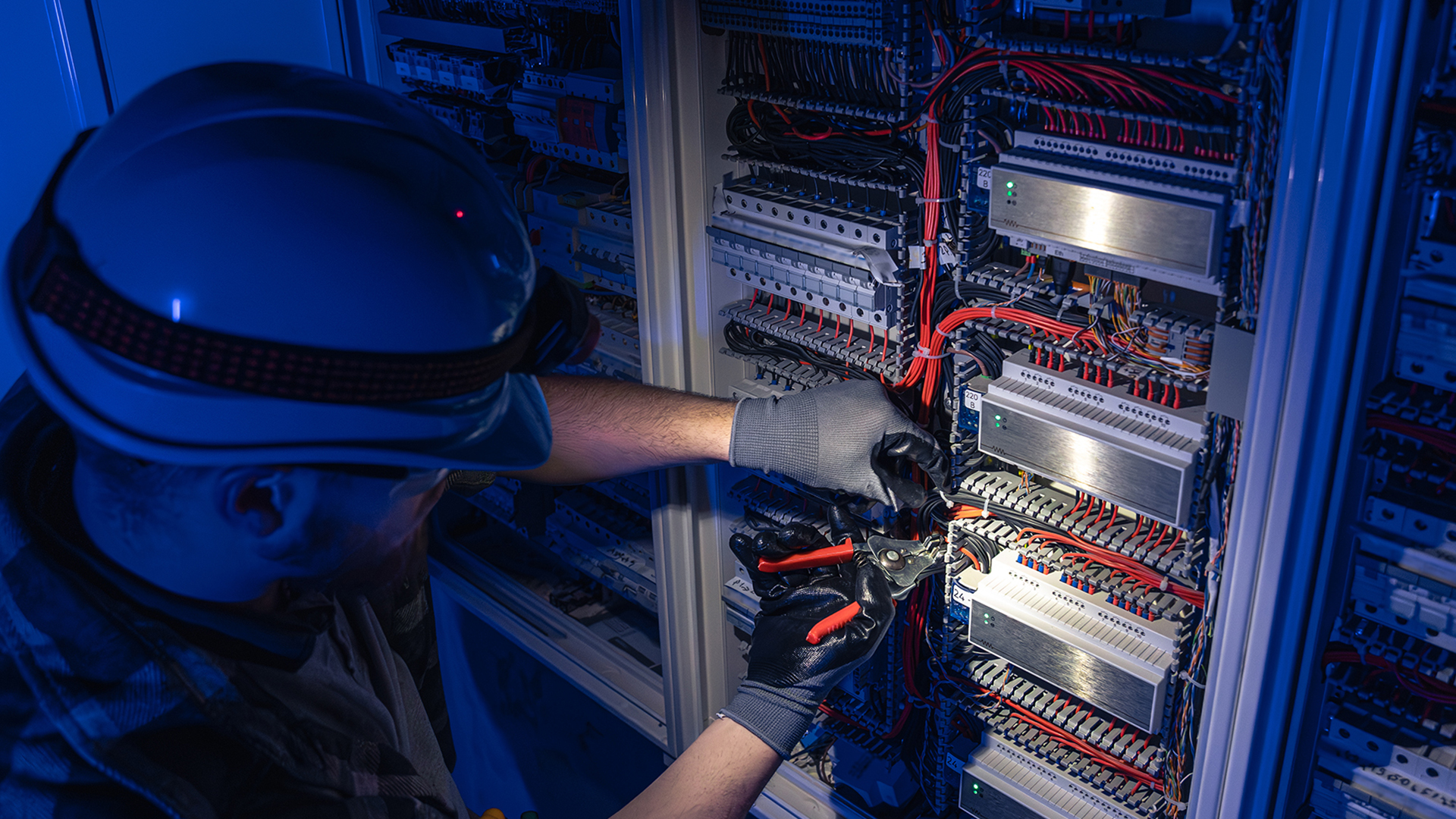 Fotovoltaica con certificación SEC y O&M